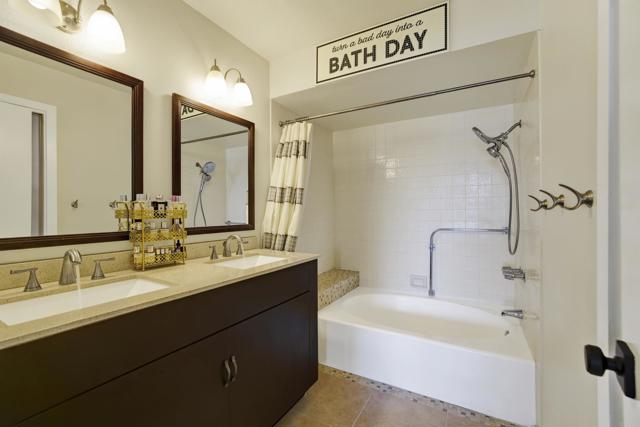 Detail Gallery Image 19 of 33 For 1337 Gary Ln, Escondido,  CA 92026 - 2 Beds | 2/1 Baths