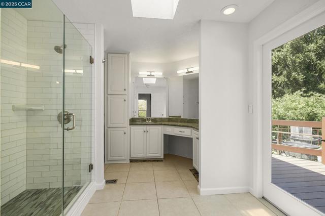 2251 Rancho Del Lago Rd, Martinez CA: https://media.crmls.org/mediaz/2475f57f-4f6e-4645-92b2-2265ffb67588.jpg