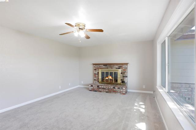 2921 Anderson Ln, Brentwood CA: https://media.crmls.org/mediaz/24763f17-a82a-4698-9e81-50df32afe028.jpg