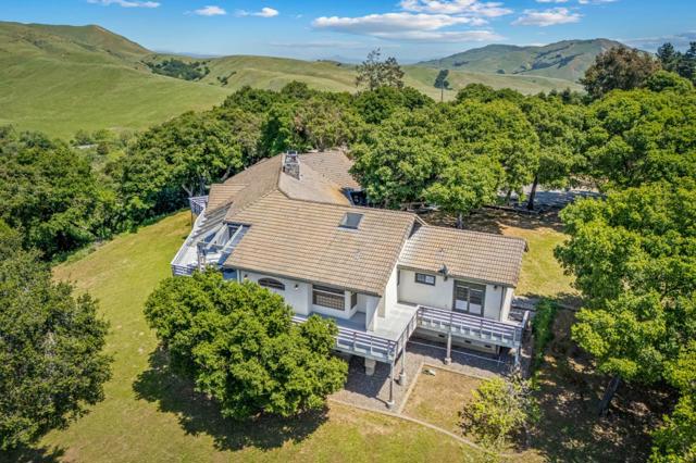 229 Payne Road, San Juan Bautista CA: https://media.crmls.org/mediaz/24765a1f-ef9f-4d6a-b062-6cbcc112982a.jpg