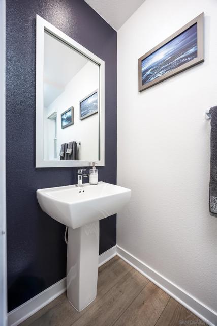 10402 Harlow Cir, San Diego CA: https://media.crmls.org/mediaz/247687bd-e1d8-460b-9ef7-ab38dbeda749.jpg
