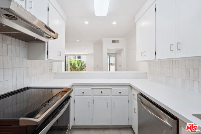1250 S Beverly Glen Boulevard, Los Angeles CA: https://media.crmls.org/mediaz/2479116c-e501-4eac-ba63-993e5bfc8da6.jpg