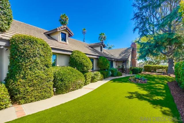 2336 Rancho Diego Ct, Escondido CA: https://media.crmls.org/mediaz/24792e69-d00c-40d7-8ac2-3314b3d6a6ee.jpg