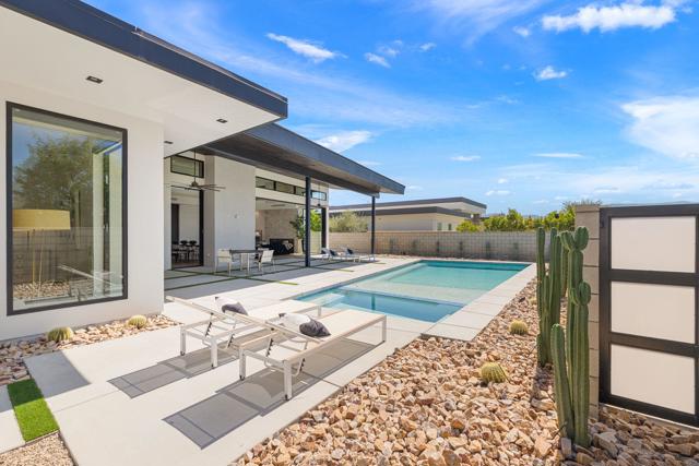 3 Siena Vista Court, Rancho Mirage CA: https://media.crmls.org/mediaz/2479b8be-f950-4c3c-a0f1-83ae433d8a08.jpg