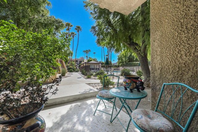 Image 8 of 41 For 2601 Broadmoor Drive 2
