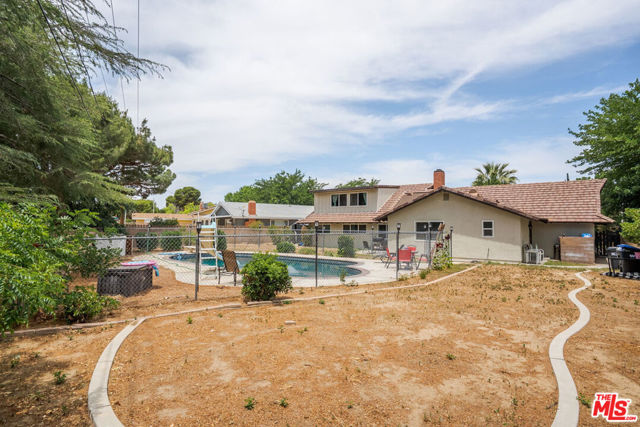 43818 Halcom Avenue, Lancaster CA: https://media.crmls.org/mediaz/247ad507-a316-4555-95cf-3189e44ffaf7.jpg