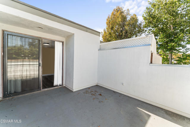 1190 Tivoli Lane, Simi Valley CA: https://media.crmls.org/mediaz/247cb96a-72bc-4a22-a62b-a21f5920af00.jpg