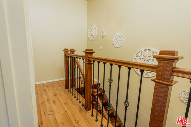 645 Magnolia Boulevard, Burbank CA: https://media.crmls.org/mediaz/247da8c9-3216-4178-af1d-b11582ed7ff1.jpg