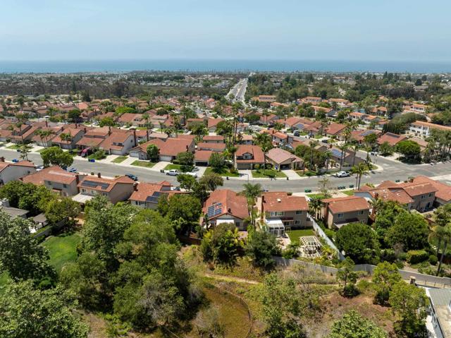 7020 Snapdragon Dr, Carlsbad CA: https://media.crmls.org/mediaz/247dbe1f-730f-4f81-8035-f21fce1356fd.jpg