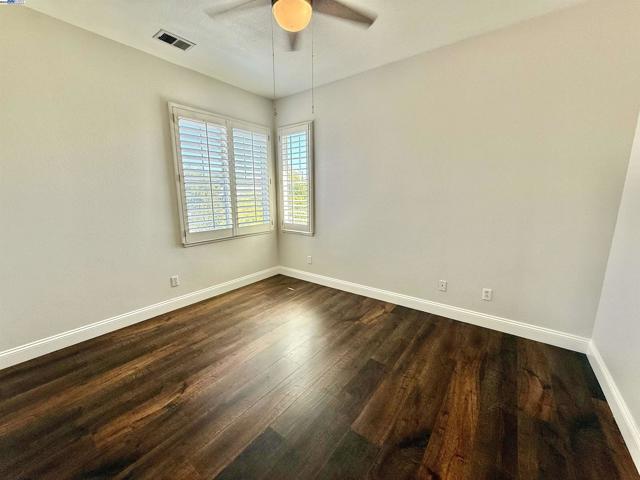 1164 Lexington Way, Livermore CA: https://media.crmls.org/mediaz/247e50a1-f1eb-40b3-b1f8-9e18c8c8e404.jpg