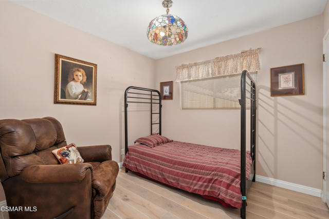 1455 Calle Colina, Thousand Oaks CA: https://media.crmls.org/mediaz/247e591d-65c5-4679-a366-0d384683619e.jpg