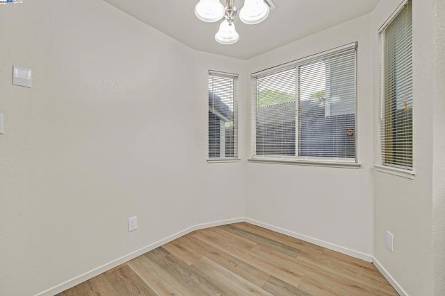 117 Pelican Loop, Pittsburg CA: https://media.crmls.org/mediaz/247eda9d-157b-49db-9f65-2362c386ef3a.jpg