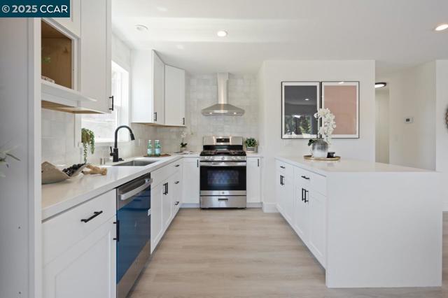 1923 Thompson Ln, El Sobrante CA: https://media.crmls.org/mediaz/247ee219-c43d-4973-9257-64930057b56e.jpg