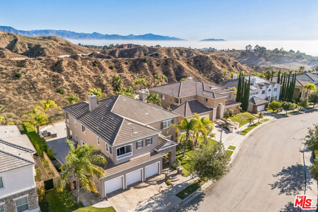 12530 Longacre Avenue, Granada Hills CA: https://media.crmls.org/mediaz/247fda0f-e7c8-42c1-b9c1-ad671e538bb1.jpg