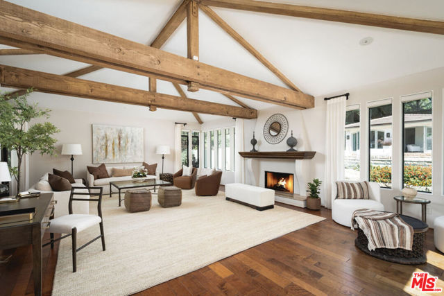 840 Ivy Lane, Montecito CA: https://media.crmls.org/mediaz/2480cce4-84c7-433d-b8d1-bdb42d54652b.jpg