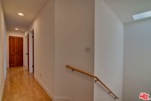 127 Abalone Avenue, Newport Beach CA: https://media.crmls.org/mediaz/2480e8d7-86ce-49ba-b876-cea6b8d615e7.jpg