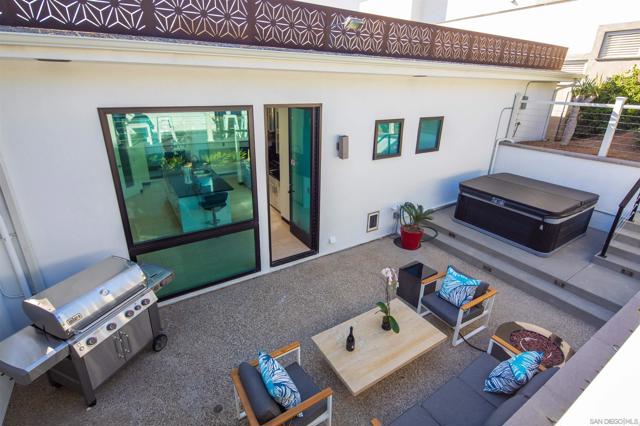 3515 Union St, San Diego CA: https://media.crmls.org/mediaz/248159e5-c3e4-4a27-91c1-ff5cbc4bd3bd.jpg