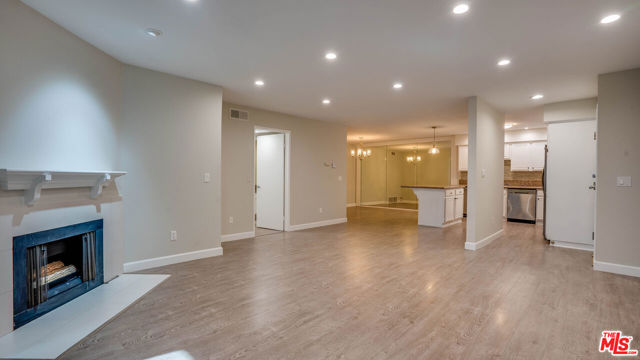 Image 3 for 631 S Kenmore Ave #101, Los Angeles, CA 90005