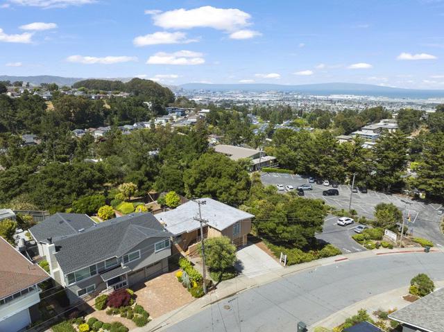 2440 Rosewood Drive, San Bruno CA: https://media.crmls.org/mediaz/2481eaba-1107-4e39-a81b-3ae8b78c8fd2.jpg