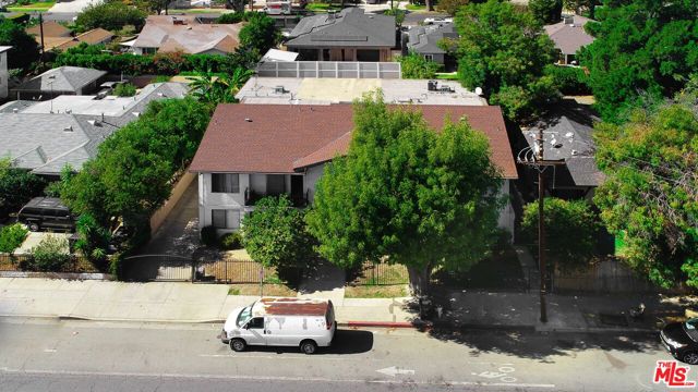 6859 Woodman Avenue photo 5