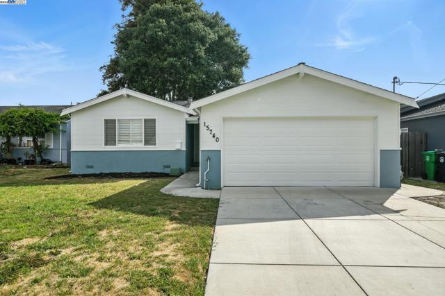 15740 Via Sonata, San Lorenzo CA: https://media.crmls.org/mediaz/24827e8f-7cf5-476d-8ad9-afa5ce0b2612.jpg