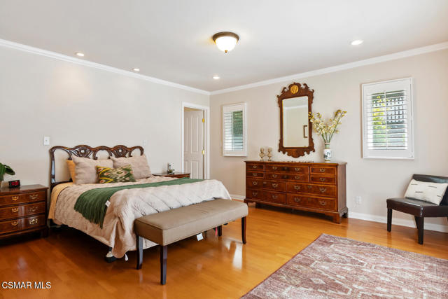 4324 Natoma Avenue, Woodland Hills CA: https://media.crmls.org/mediaz/2482b26f-c915-4f11-874b-5d3d8058da84.jpg
