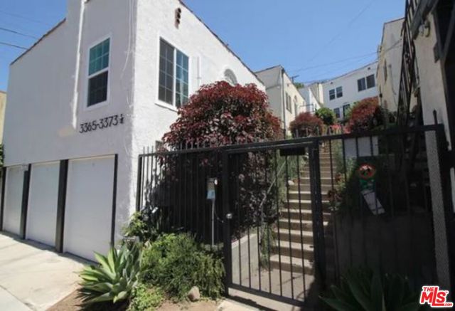3365 Hamilton Way, Los Angeles CA: https://media.crmls.org/mediaz/2482d52a-cd0a-4a21-900d-db64ee9412aa.jpg