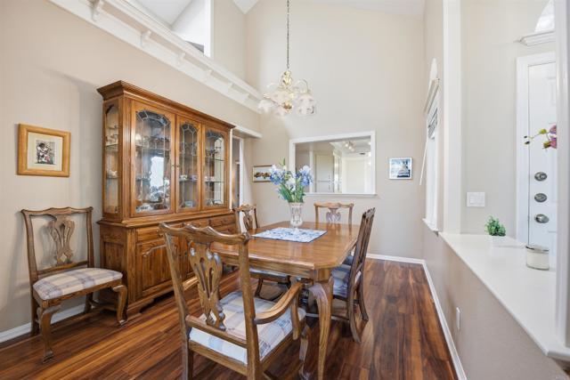 Detail Gallery Image 7 of 33 For 1428 Portofino Dr, Vista,  CA 92081 - 2 Beds | 2 Baths