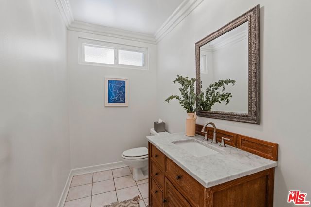4701 Dunman Avenue, Woodland Hills CA: https://media.crmls.org/mediaz/24838205-76ed-41ad-a55e-3217bb49e458.jpg