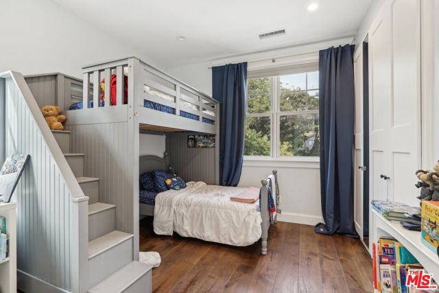 3143 Shelby Drive, Los Angeles CA: https://media.crmls.org/mediaz/2484117a-6439-4230-bfc9-f7230f5d70d8.jpg