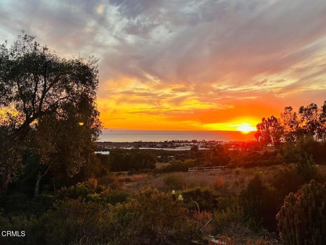 4488 Foothill Road, Carpinteria CA: https://media.crmls.org/mediaz/24847d1f-d8c6-4617-aadb-66a05670d4e7.jpg