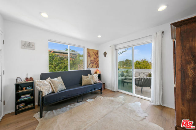 29500 Heathercliff Road, Malibu CA: https://media.crmls.org/mediaz/24854ee2-54dd-42d3-ad12-8a2d97664069.jpg