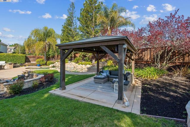 1221 Culet Ranch Rd, Danville CA: https://media.crmls.org/mediaz/2485fa29-d910-4faf-a280-0eff55784ed8.jpg