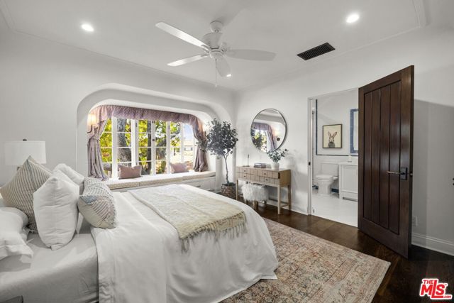 2714 Forrester Drive, Los Angeles CA: https://media.crmls.org/mediaz/24866102-bfea-4875-a800-0df8ae8fb986.jpg