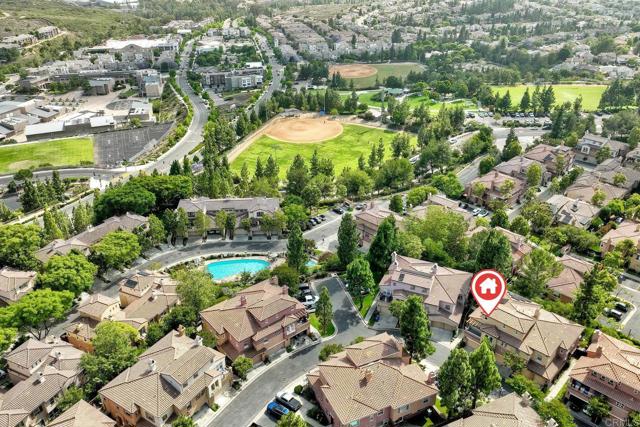 1367 Sky Ridge, San Marcos CA: https://media.crmls.org/mediaz/2486d4a0-5df4-4b3e-b52d-c03a5e1bdbda.jpg