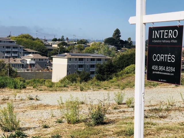 1037 Freedom Boulevard, Watsonville CA: https://media.crmls.org/mediaz/24882706-aa13-477f-9d0a-f695064f1243.jpg