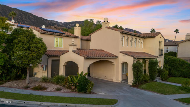 827 W Heritage Oak Court, Altadena CA: https://media.crmls.org/mediaz/24886901-2772-426c-ace3-d8c0a1076660.jpg