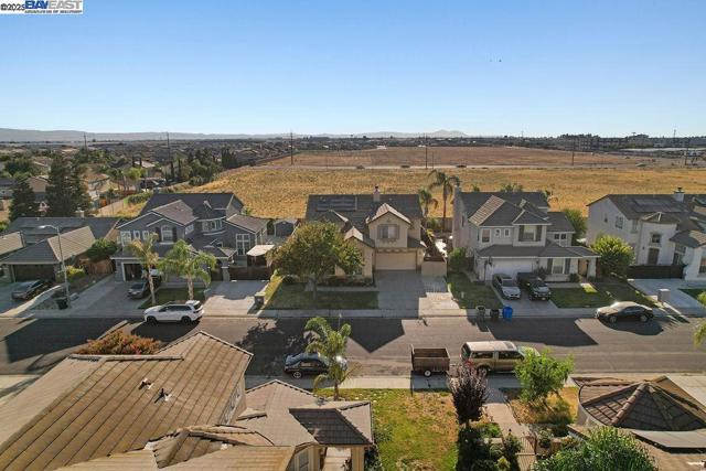 907 MAGGIORE LANE, Manteca CA: https://media.crmls.org/mediaz/248881b6-fa14-4c5d-9047-de5299e414f5.jpg