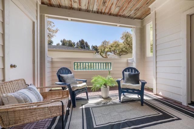 2006 Hastings Shore Lane, Redwood City CA: https://media.crmls.org/mediaz/24889087-68c9-470c-81e0-fb0073356573.jpg