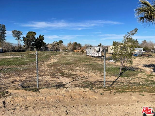 12399 E AVE V-12, Pearblossom CA: https://media.crmls.org/mediaz/24889294-7b2d-4133-96bb-5415a6ab6abd.jpg