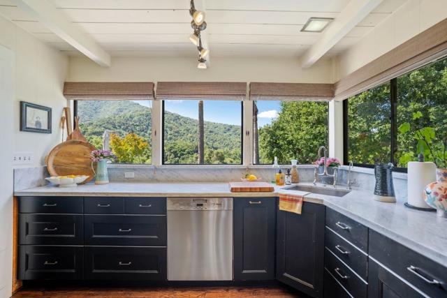 15315 Kennedy Road, Los Gatos CA: https://media.crmls.org/mediaz/24892979-e15f-4f49-86e1-42c0e136c0b1.jpg