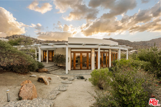 Image 22 of 39 For 57425 Palm Seco Circle