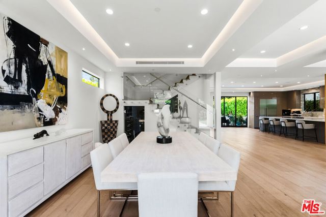 4338 Agnes Avenue, Studio City CA: https://media.crmls.org/mediaz/2489f02d-cfc5-43cc-a0c3-8b9886b1128b.jpg
