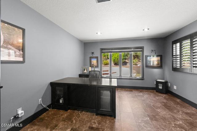 3085 Klamath Avenue, Simi Valley CA: https://media.crmls.org/mediaz/248a5343-142a-4980-81cd-b7206e4149df.jpg