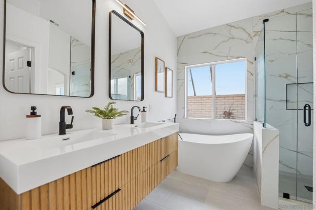 183 Plumosa Street, Oceanside CA: https://media.crmls.org/mediaz/248b25b3-bd29-49f3-ab2b-22f387319cc0.jpg