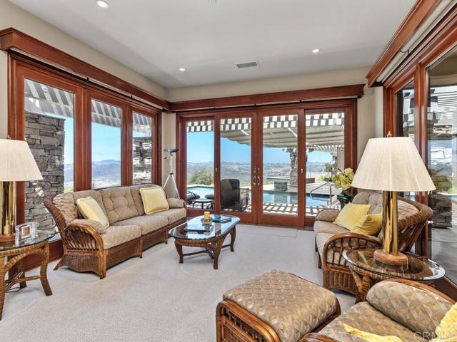 6095 Lake Vista Drive, Bonsall CA: https://media.crmls.org/mediaz/248b6448-f95b-4e6b-85e6-61a7f198b491.jpg
