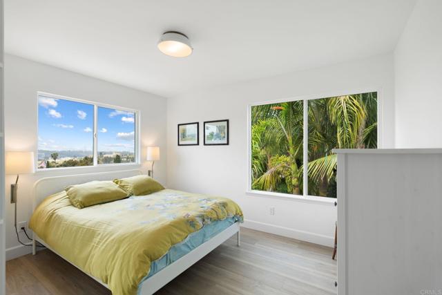 Detail Gallery Image 42 of 68 For 2066 Steiger Ln, Oceanside,  CA 92056 - 5 Beds | 3 Baths