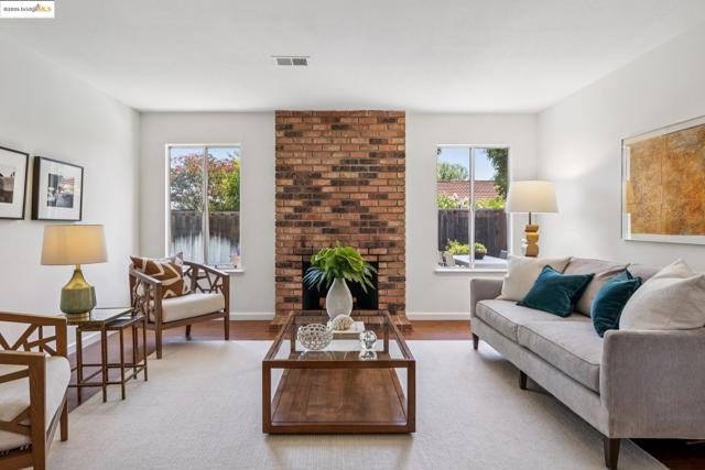 934 Bancroft Rd, Concord CA: https://media.crmls.org/mediaz/248c3054-e2e9-43fe-965f-02659725f6e7.jpg