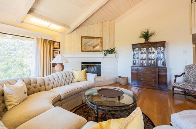 15847 Pleasant Valley Lane, Salinas CA: https://media.crmls.org/mediaz/248c3fb7-73ba-442c-ae02-c9ce93c0230b.jpg