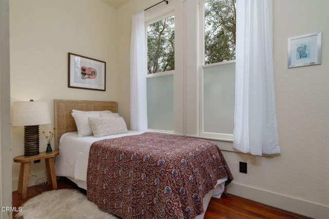399 W Center Street, Ventura CA: https://media.crmls.org/mediaz/248c6a59-8602-4af4-b19a-1f5bd81bec2f.jpg